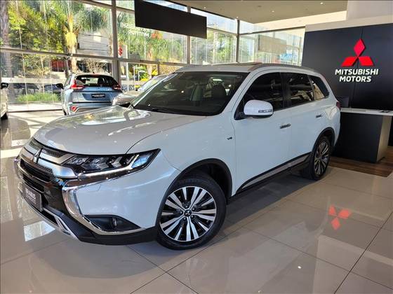 MITSUBISHI OUTLANDER 3.0 MIVEC V6 GASOLINA HPE-S AWD AUTOMÁTICO MITSUBISHI OUTLANDER 3.0 MIVEC V6 GASOLINA HPE-S AWD AUTOMÁTICO
